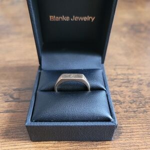 Blanks Jewelry 14k yellow gold signet size 7